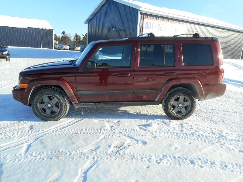 lot 2 image: 2008 Jeep Commander Sport 4x4