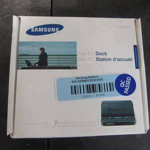 lot 18 image: New Samsung Slate PC Dock