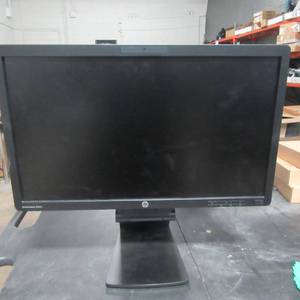 lot 21 image: HP 22 in Monitor EliteDisplay E221c wadjustable stand
