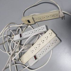 lot 29 image: Lot of 4 Power Strips
