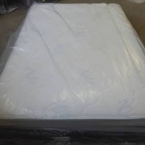 Bobs Val-U-Pedic Plush Tight Top Queen Mattress