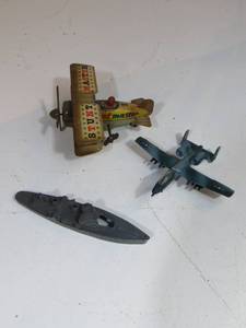 lot 3 image: 2 Toy Planes & 1 Toy Ship