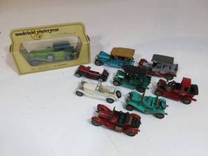 lot 4 image: 9 Toy Cars