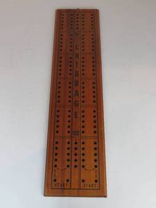 lot 16 image: Large Wooden Cribbage Board