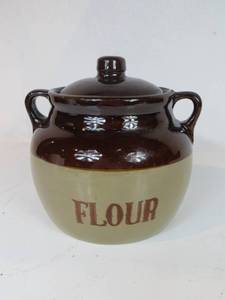 lot 28 image: Ceramic Beanpot with Lid