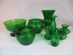 lot 48 image: Lot of Green Glass
