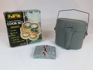 lot 53 image: Lot of Camping Gear