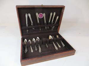 lot 73 image: 28 Piece Community Plate Silverware Set by Nakens
