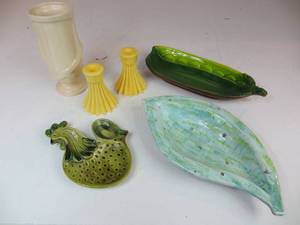lot 88 image: 6 VINTAGE Ceramic Pieces