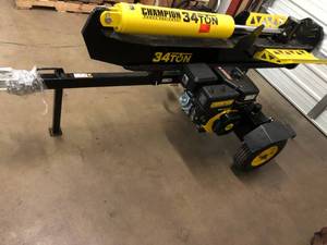 lot 30 image: Champion Power Equipment 34 Ton 338 cc Log Splitter in good working conditions