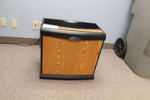 lot 121 image: Essick Air Products Evaporative Humidifier