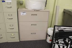 lot 169 image: Metal Lateral File Cabinet 3-Drawer