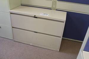 lot 210 image: Metal Lateral File Cabinet 2-Locking Drawer with Key