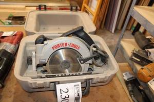 lot 230 image: Porter-Cable Framesaw 7-14in. Heavy Duty Circular Saw 743, Case