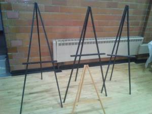 lot 3 image: Easel Tripod (4)