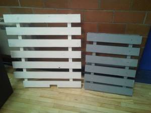 lot 29 image: Smooth finish Pallets (2)