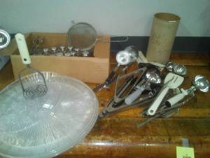 lot 33 image: SP, Serving Platter