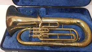 lot 287 image: Yamaha Baritone Treble Clef