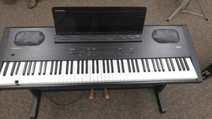 lot 345 image: Kurzweil digital keyboard RG200