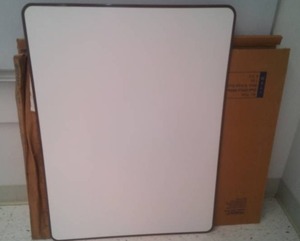 lot 450 image: Quartet White Board