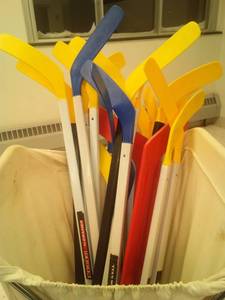 lot 474 image: Roller cast - Floor hockey sticks and more