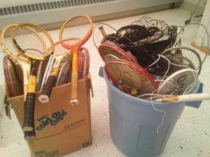 lot 475 image: Badminton and tennis rackets, net and birdies