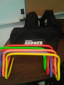 lot 485 image: Gopher Training Hurdles - 4 bags, 6 each, Like New Zippered Bags. Loc class rm 101