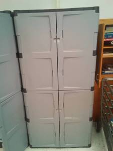 lot 490 image: Rubbermaid Tate storage unit