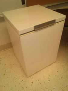 lot 495 image: Chest Freezer