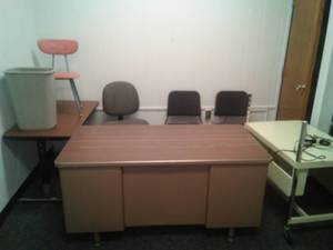 lot 776 image: Complete Office furnishing. Loc Admin 110