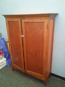 lot 794 image: Antique oak  pine wood cabinet, no back 63 x 46 x 15. Loc Admin 110