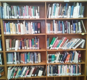 lot 602 image: 10 Shelves of Library Books  &nbspBOOKS  ONLY (ROK-MUR) And more  See Pics, Loc Rm 111 Lbry