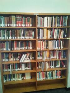 lot 605 image: 10 Shelves of Library Books  BOOKS  ONLY  (THO-HO) And more  See Pics, Loc Rm 111 Lbry