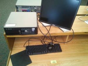 lot 625 image: Dell Optiplex 755 with 19 in. monitor, keyboard, mouse. Loc Rm 111 Lbry