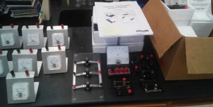 lot 646 image: Carolina Intro to Electricity Kit. Ammeter, voltmeter, switches and more. Sci Rm 99