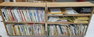 lot 385 image: Rolling Folding Cabinet with contents