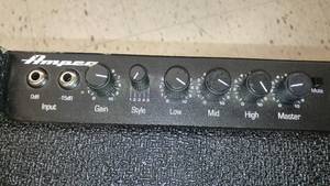 lot 389 image: Ampeg Bass Amp Cube BA115HP 21 x 16 x 21. Works Great,