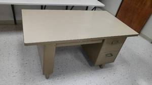 lot 394 image: Metal Desk & Bulletin Board