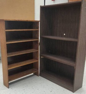 lot 402 image: 2 Wood Bookcases