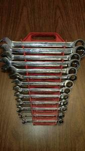 lot 406 image: Legal Wrench-Ratcheting wrenches