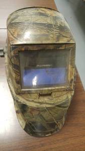 lot 411 image: Pro Hobby Realtree hardwoods Welding Helmet