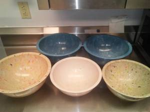 lot 255 image: 5 Texas Ware Confetti mixing bowls
