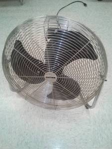lot 313 image: Patton Industrial Floor Fan