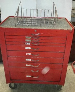 lot 331 image: 10 Drawer Rolling Tool Chest with contents