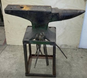 lot 335 image: Anvil 26 in.