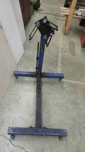 lot 222 image: Engine Stand Untied