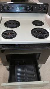 lot 446 image: GE Self Clean Electric Stove