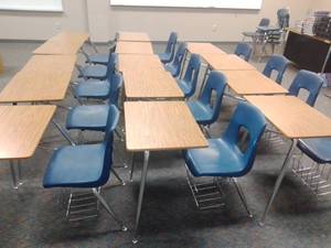 lot 503 image: 14 school desks high school size.