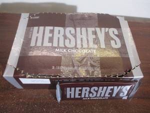 lot 26 image: Hershey Candy Bars
