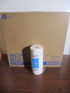 lot 51 image: Paper Towels